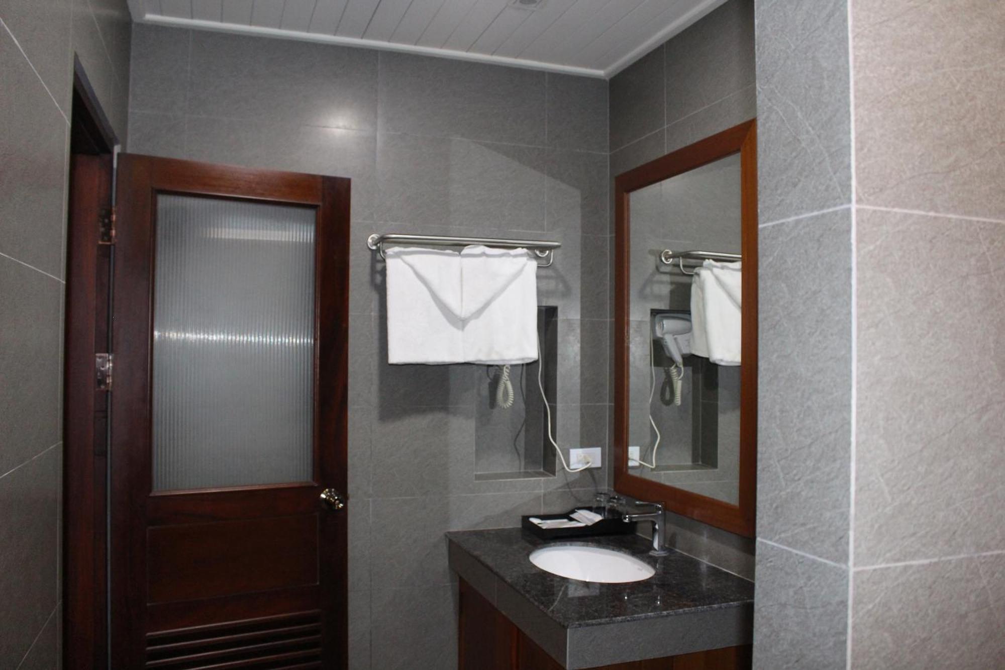Lux Hotel Luang Prabang Exterior photo